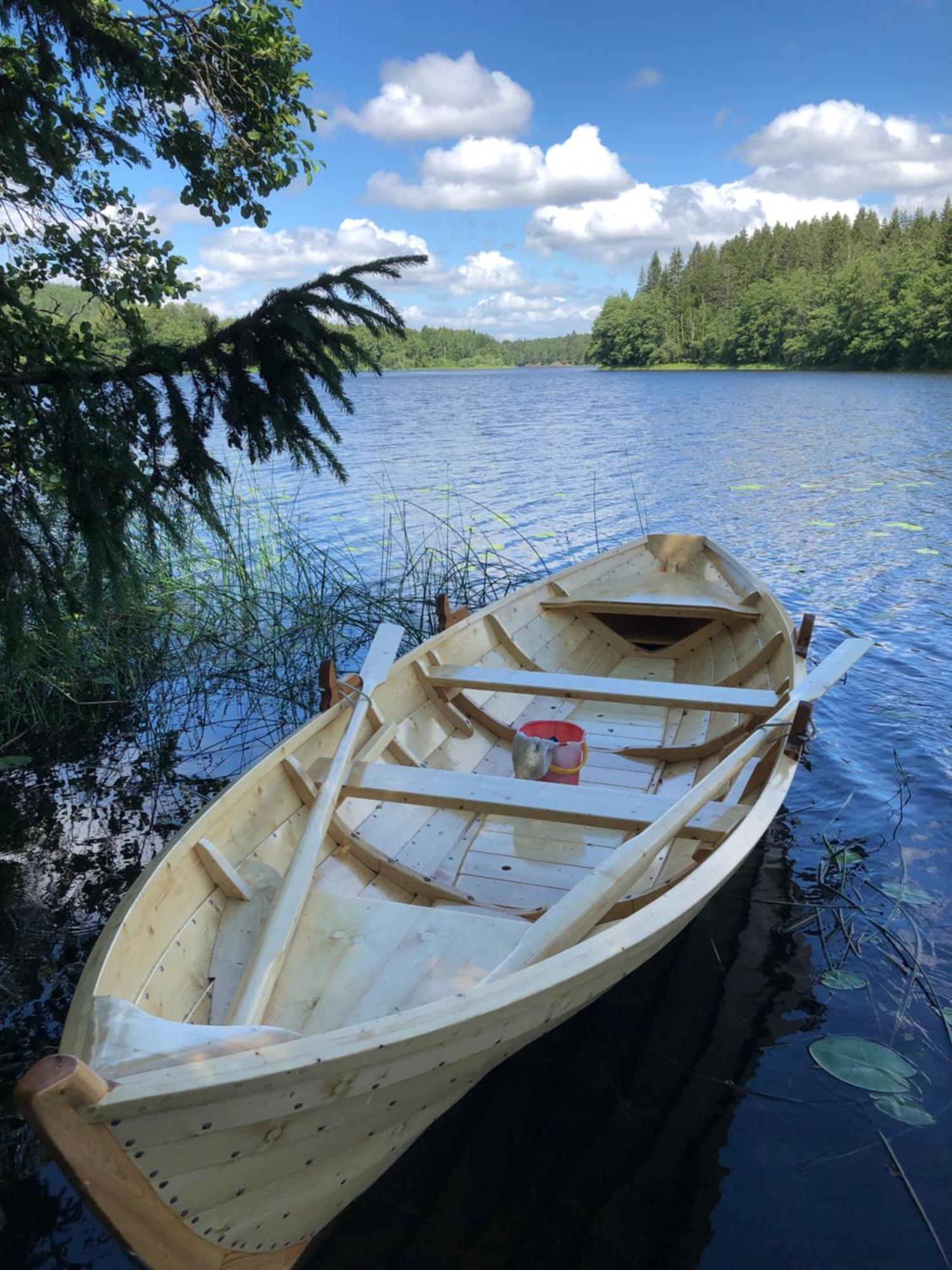 Tretopphytter Pa Grensen - Elghytta Med Robat Og Gjeddefiske 哈尔登 外观 照片